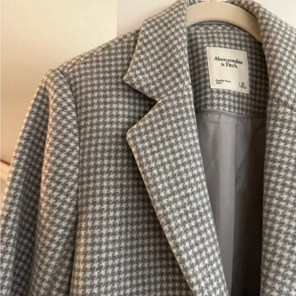 Abercrombie & Fitch Gray Checkered Jacket - Picture 3 of 8